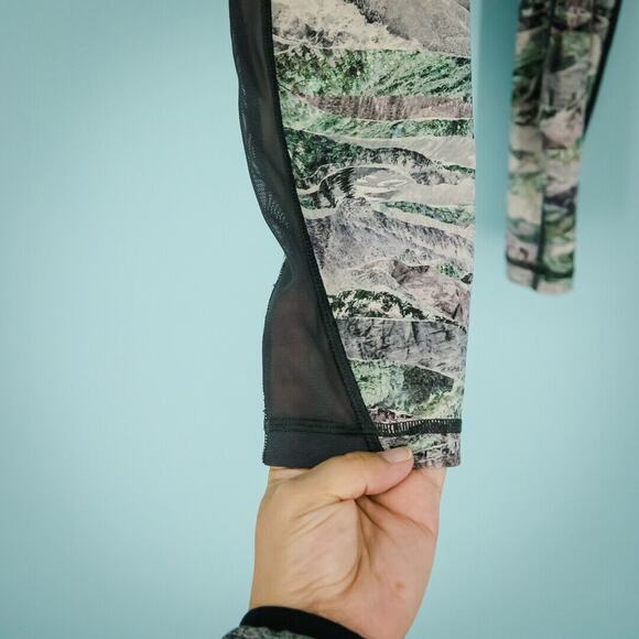 Lululemon Size 4 Train Times 25 Inch Tight Pull on Athletic Active Leggings - Picture 2 of 5